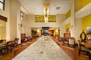 HAMPTON INN - SUITES SAN ANTON2