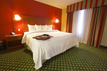 HAMPTON INN AND SUITES-TOMBALL4