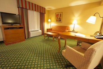 HAMPTON INN AND SUITES-TOMBALL2