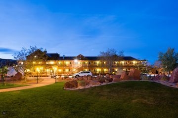 Desert Rose Inn & Cabins0