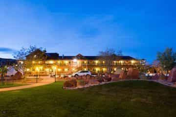 Desert Rose Inn & Cabins
