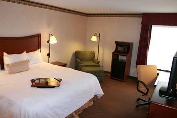HAMPTON INN - SUITES ALEXANDRI4