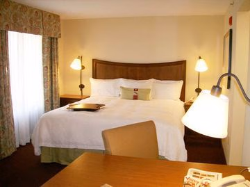HAMPTON INN - SUITES ALEXANDRI2