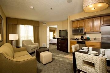 HOMEWOD SUITES BY HILTON ALEXANDRIA VA3