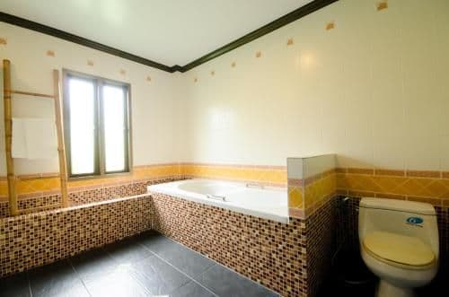 Deluxed Clubhouse