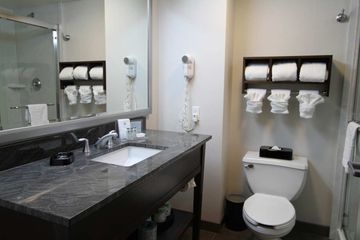 HAMPTON INN - SUITES SEATTLE-D2
