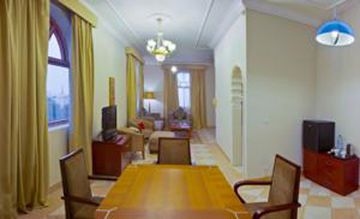 Tulip Inn Regency4