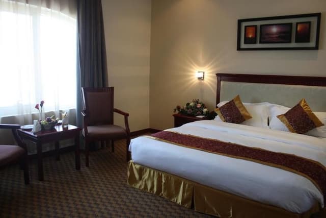 SINGLE EXECUTIVE SEA VIEW