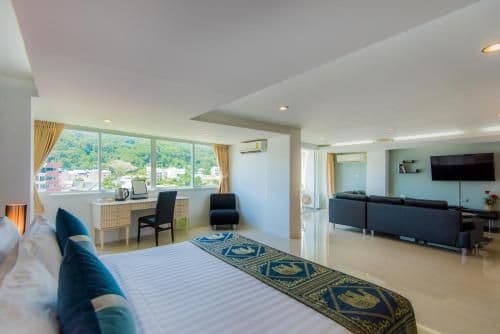Deluxe Suite