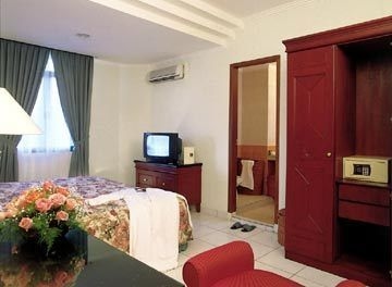 Travellers Suites Serviced Apartments1
