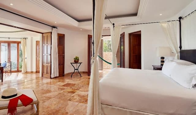 SUITE OCEAN FRONT ONE BEDROOM