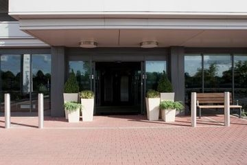 Holiday Inn Kingston South0