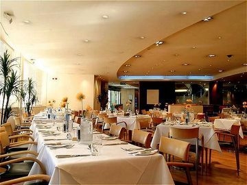Holiday Inn Heathrow Ariel4