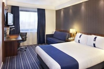 Holiday Inn Express London - Wimbledon South1
