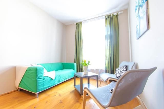 APARTMENT CAPACITY 6 THREE BEDROOM