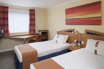 HOLIDAY INN EXPRESS HOLIDAY INN EXPRESS