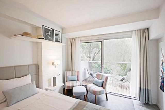 TRIPLE KING SIZE BED