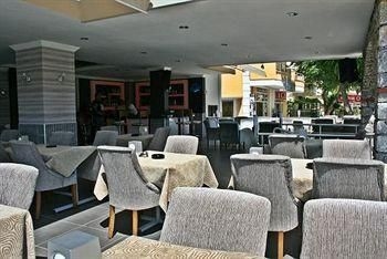 CLUB DANTE APARTMENTS1