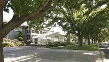 Forrest Hotel and Apartments