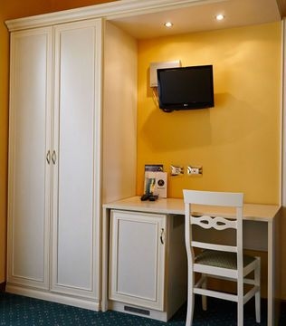 Cervara Park Hotel4
