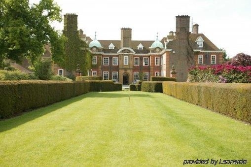 บาร์เนตต์ ฮิลล์ (Barnett Hill)2