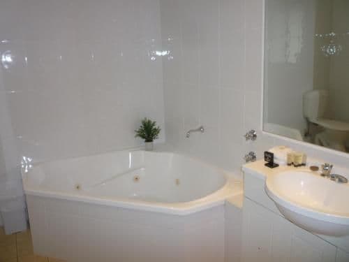 King Spa Room