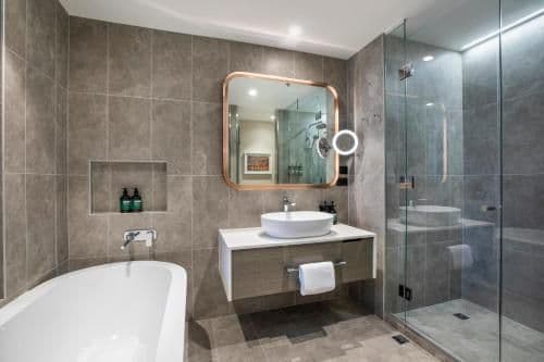 King Suite Flinders Casino River View