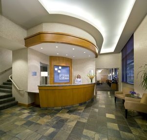 Holiday Inn Express V. Airport4
