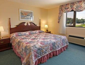 SUPER 8 GUELPH2