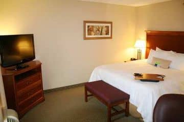 HAMPTON INN - SUITES BY HILTON HAMPTON INN - SUITES BY HILTON