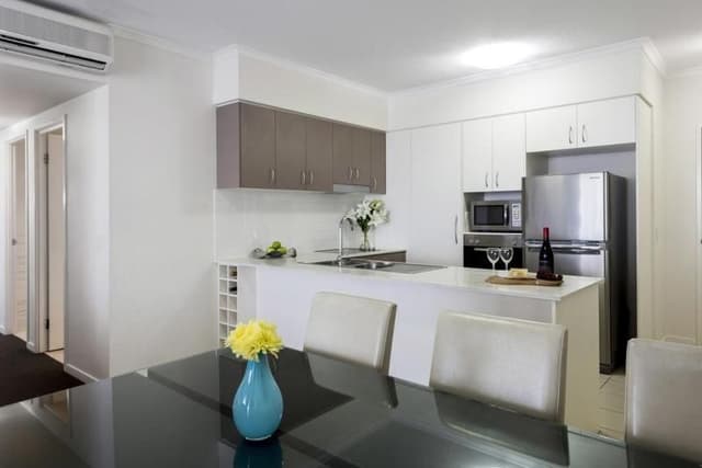 APARTMENT THREE BEDROOMS