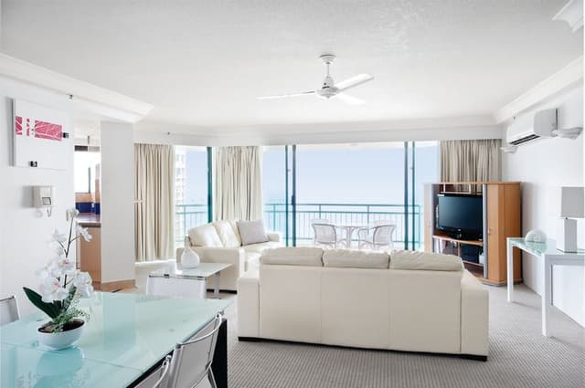 APARTMENT THREE BEDROOMS