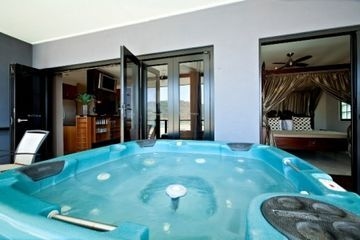 at Waterfront Whitsunday Retre2
