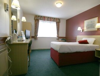 DAYS INN SOUTH MIMMS M252