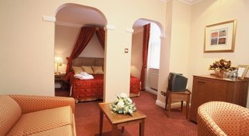 Smart Aston Court Hotel4