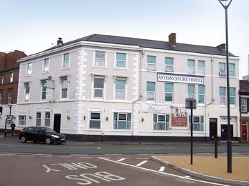 Smart Aston Court Hotel3