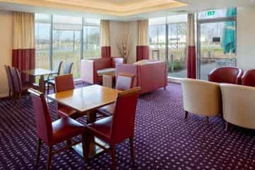 HOLIDAY INN EXPRESS HOLIDAY INN EXPRESS