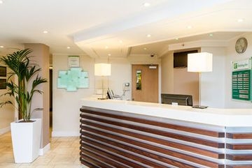 HOLIDAY INN4
