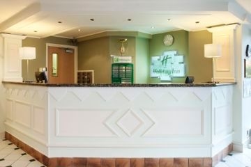 HOLIDAY INN3