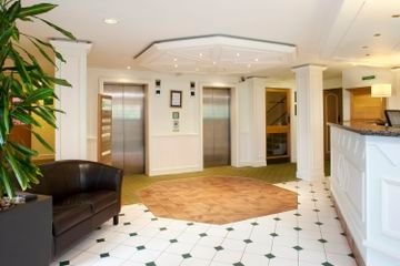 HOLIDAY INN2
