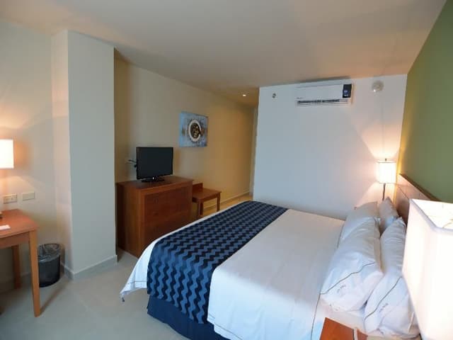 DOUBLE KING SIZE BED