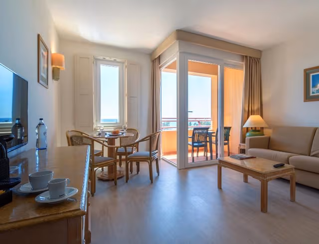 JUNIOR SUITE SEA VIEW WITH BALCONY