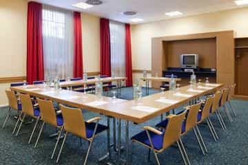 Holiday Inn Express Airport Holiday Inn Express Airport