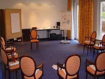 RAMADA FRANKFURT AIRPORT-WEST RAMADA FRANKFURT AIRPORT-WEST