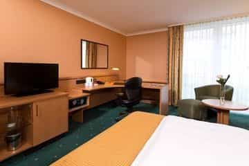 HOLIDAY INN DUSSELDORF AIRPORT HOLIDAY INN DUSSELDORF AIRPORT