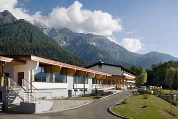 MERCURE LES BOSSONS MERCURE LES BOSSONS