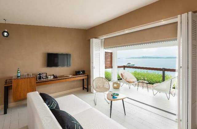BUNGALOW SEA FRONT