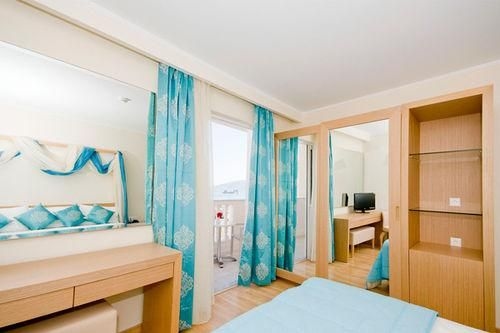 BEST WESTERN GALAXY HOTEL4