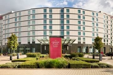 Crowne Plaza Airport0