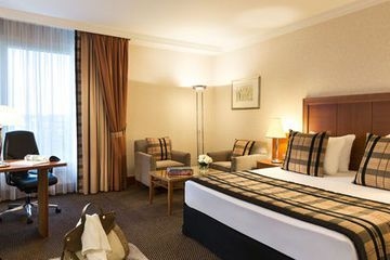 Crowne Plaza Airport2